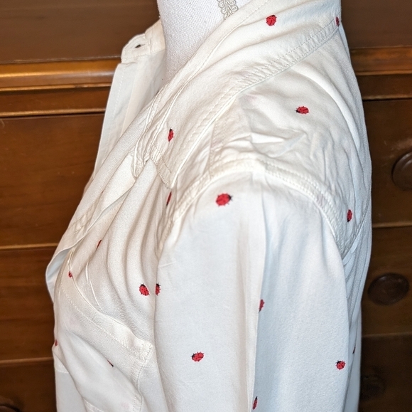 BeachLunchLounge White with Ladybugs Boyfriend Button Down Long Sleeve Shirt M - Picture 5 of 16